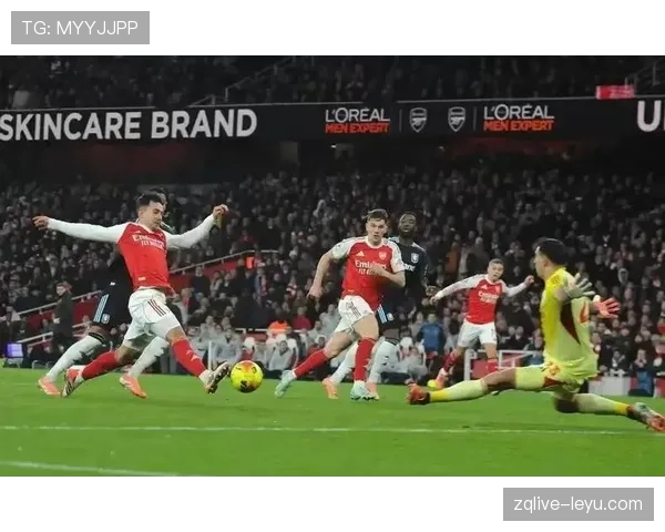 阿尔特塔战术革新引领阿森纳强势复苏,争冠希望重燃 阿尔特塔战术革新引领阿森纳强势复苏,争冠希望重燃