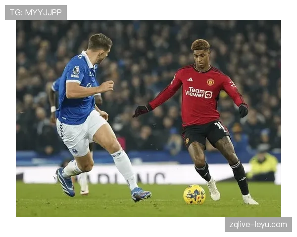 里尔掀起进攻狂潮：快节奏对决点燃赛场，球队状态火热！