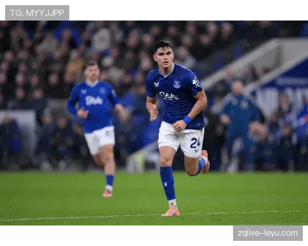 纽卡斯尔联2025赛季英超表现稳健,竞争力持续提升 纽卡斯尔联2025赛季英超表现稳健,竞争力持续提升