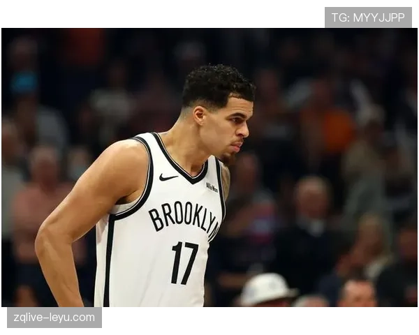 迈克尔·波特无球跑动拉开空间，三分效率领跑锋线